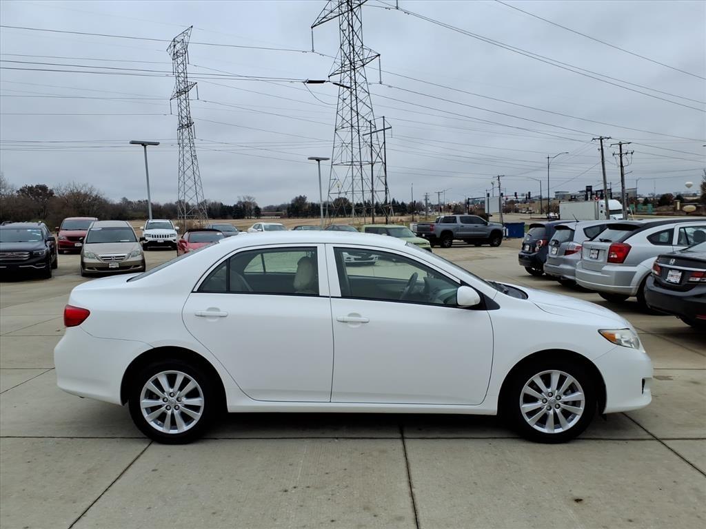 Toyota Corolla LE 4-Speed AT 2009