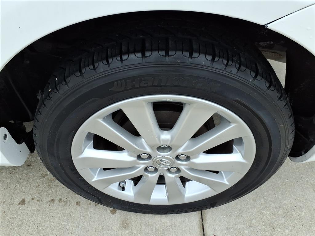 Toyota Corolla LE 4-Speed AT 2009