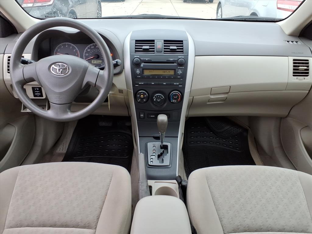 Toyota Corolla LE 4-Speed AT 2009
