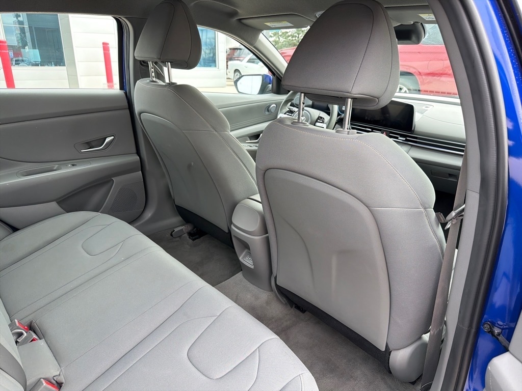 Hyundai Elantra SEL 2024