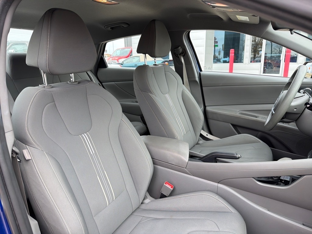 Hyundai Elantra SEL 2024