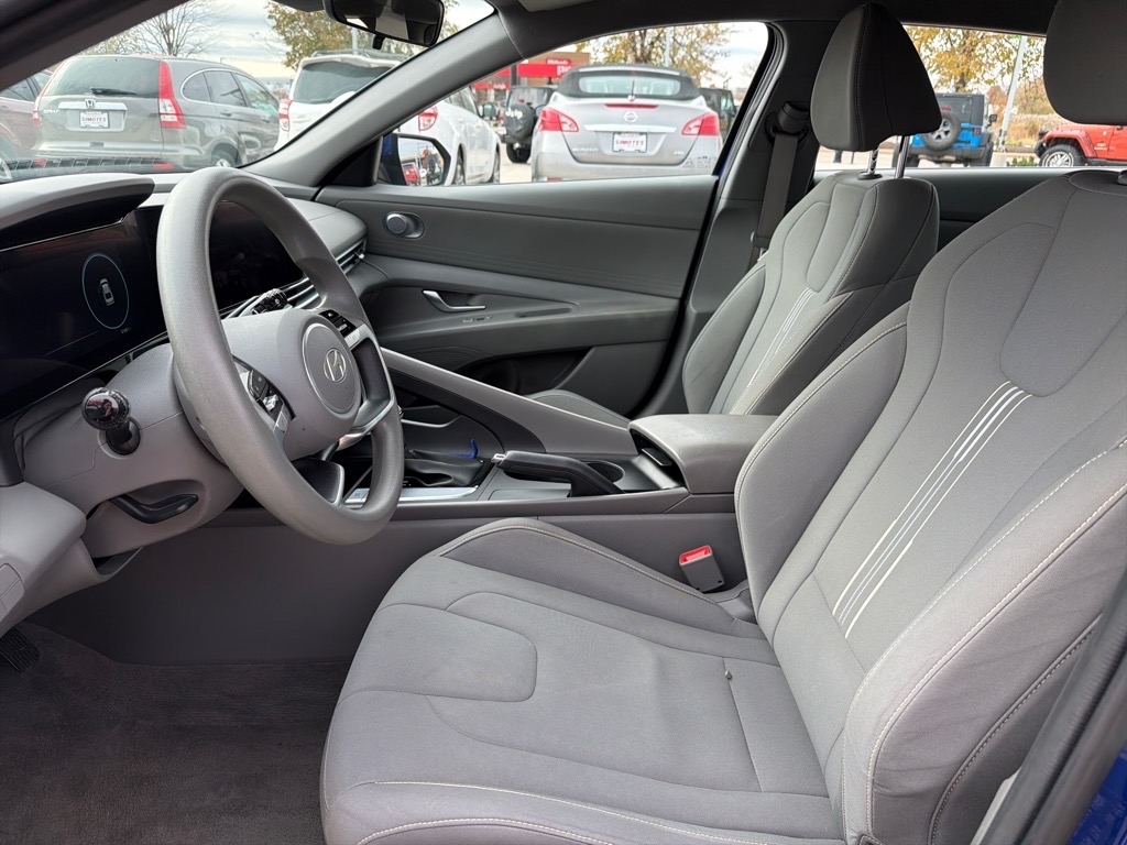 Hyundai Elantra SEL 2024