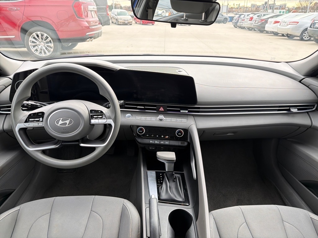 Hyundai Elantra SEL 2024