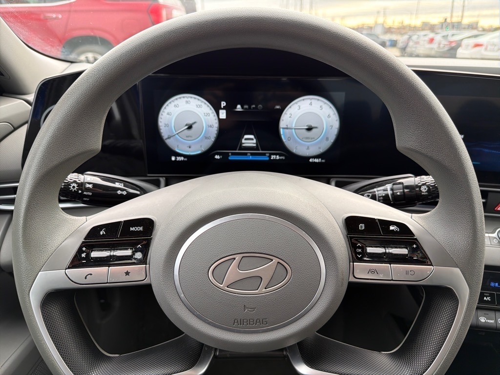 Hyundai Elantra SEL 2024