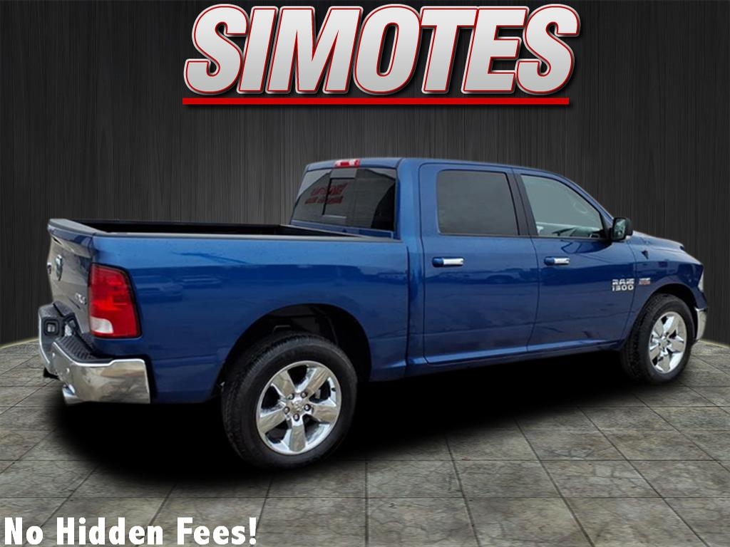 2017 Ram 1500 SLT photo 3