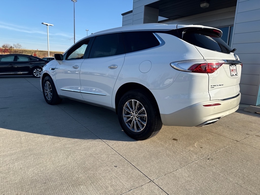 2024 Buick Enclave Premium photo 2