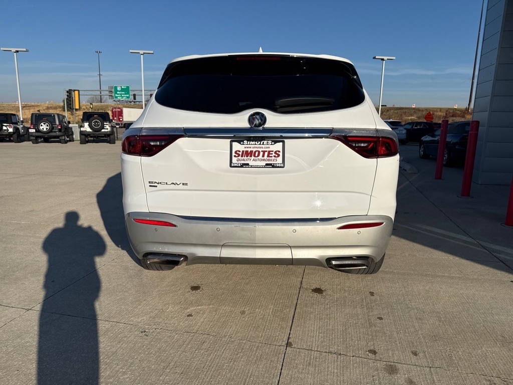 2024 Buick Enclave Premium photo 3