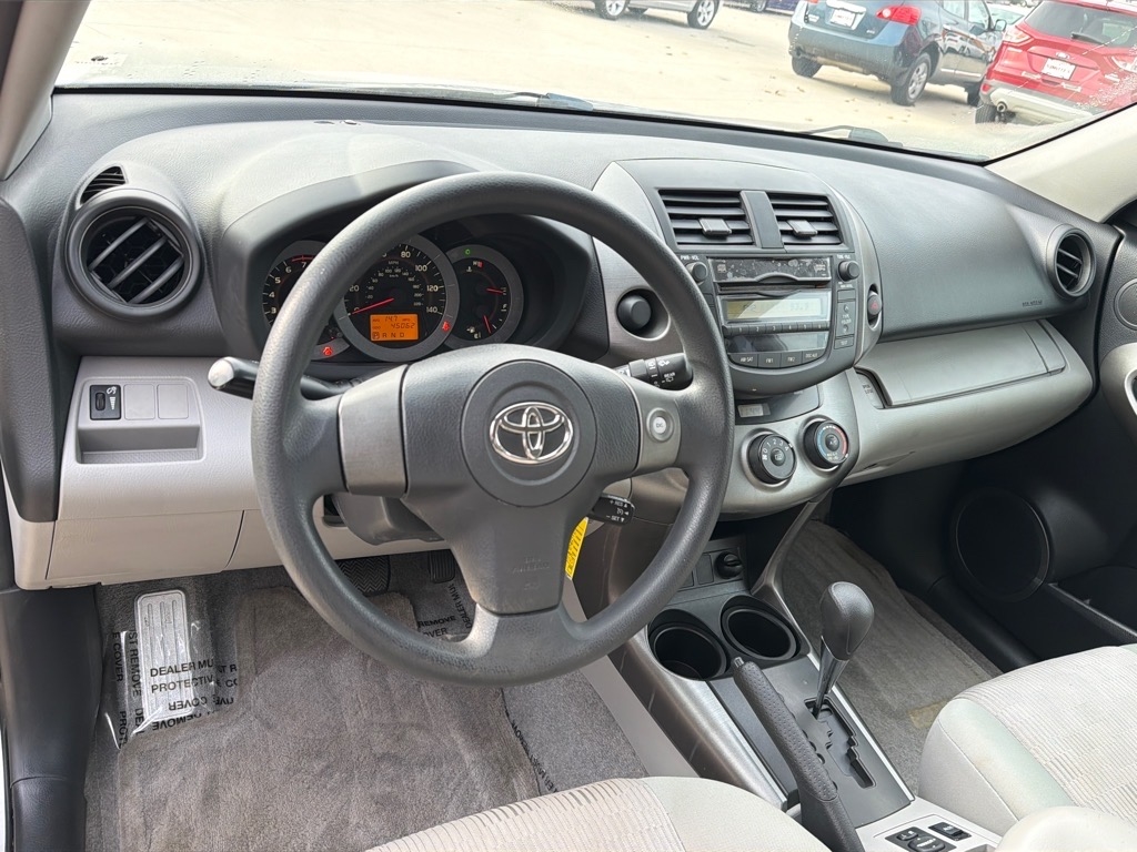 Toyota RAV4 Base I4 2WD 2011