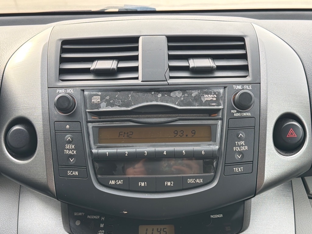 Toyota RAV4 Base I4 2WD 2011