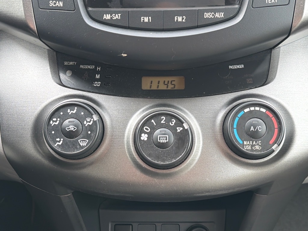 Toyota RAV4 Base I4 2WD 2011