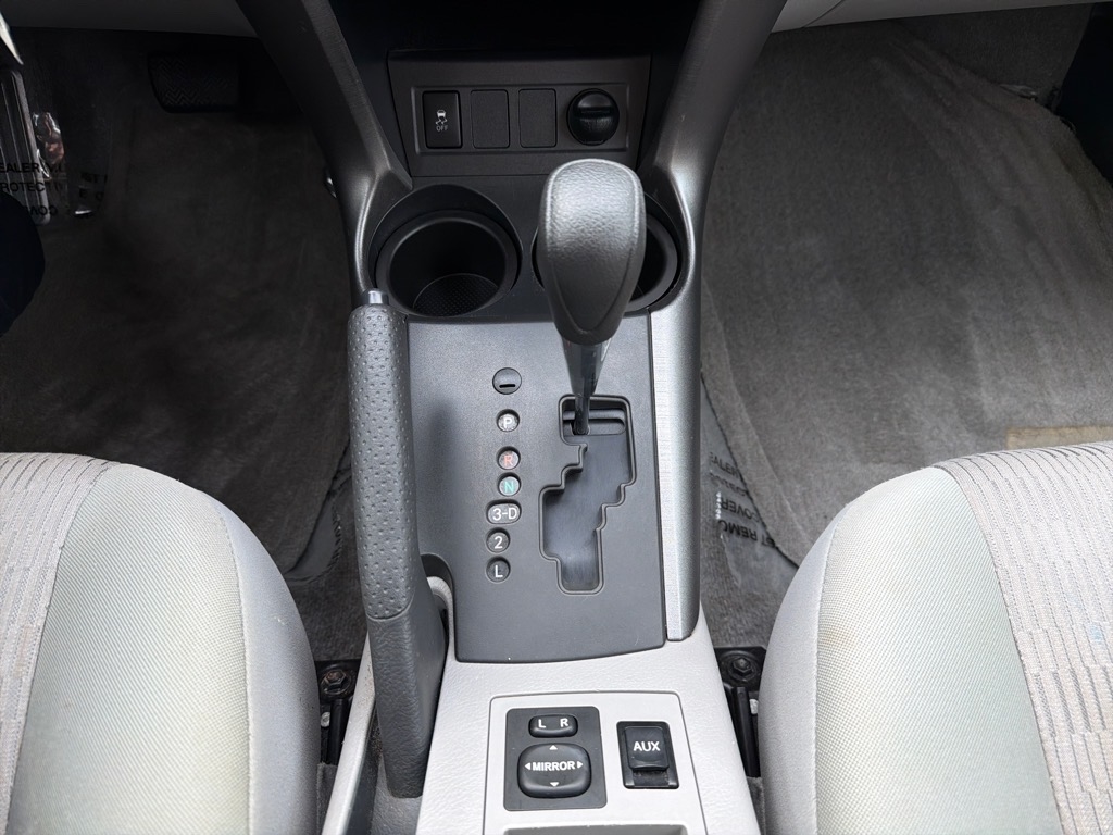 Toyota RAV4 Base I4 2WD 2011