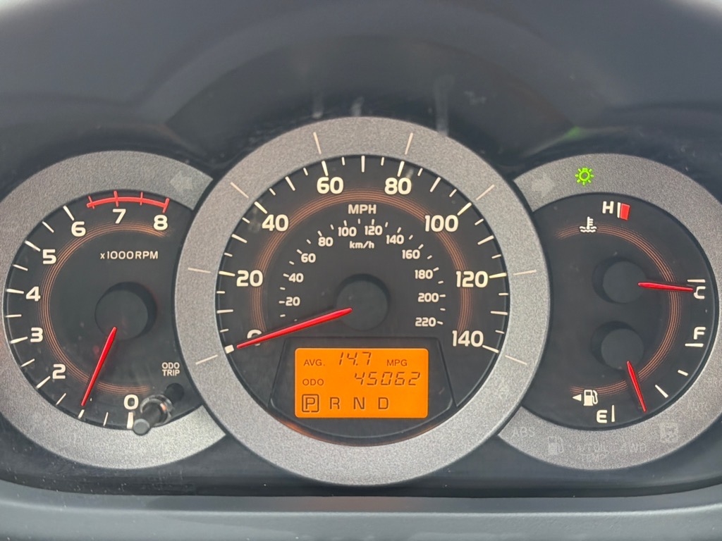 Toyota RAV4 Base I4 2WD 2011