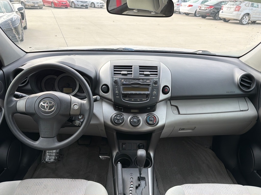 Toyota RAV4 Base I4 2WD 2011