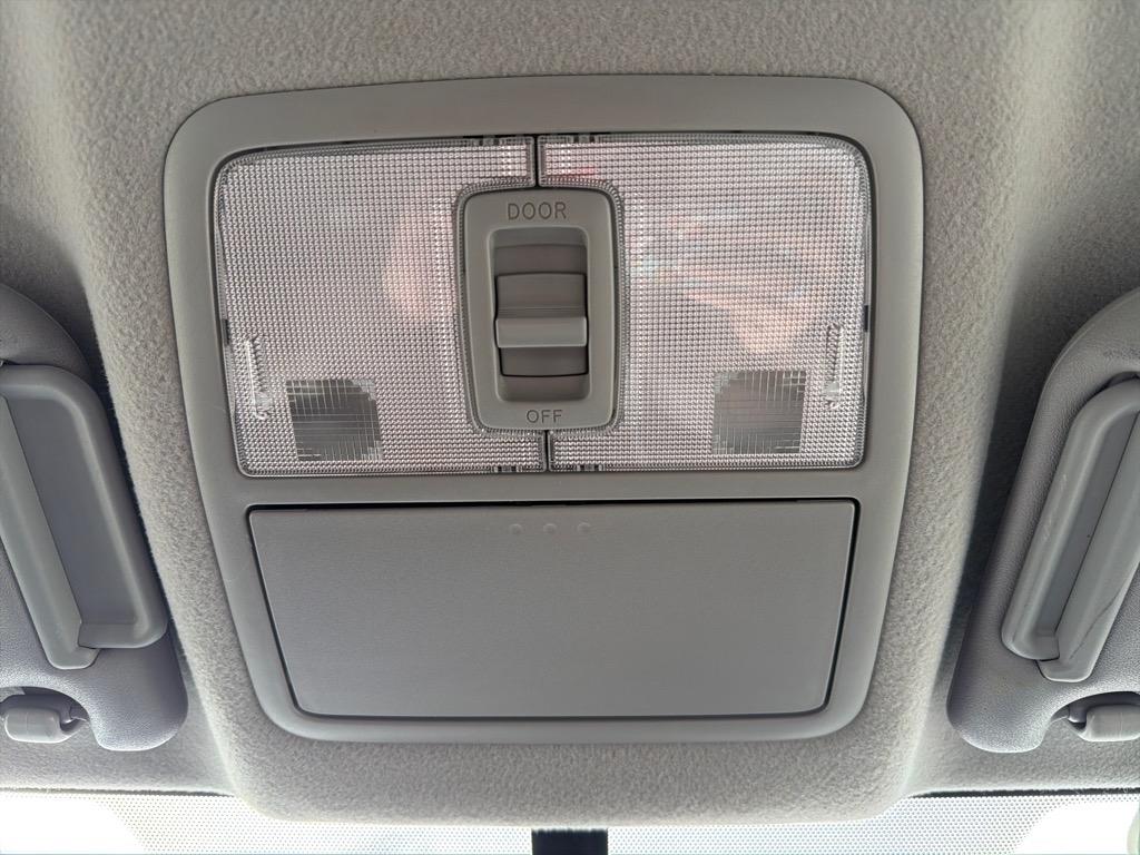 Toyota RAV4 Base I4 2WD 2011