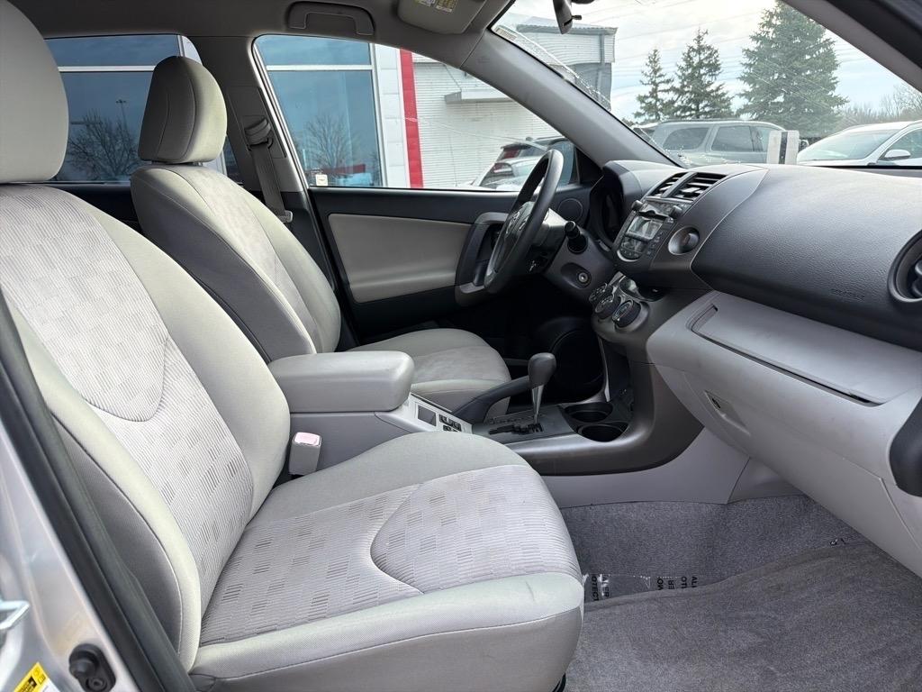 Toyota RAV4 Base I4 2WD 2011