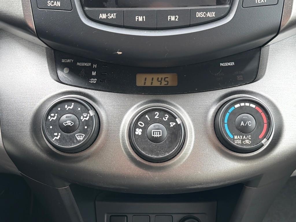 Toyota RAV4 Base I4 2WD 2011