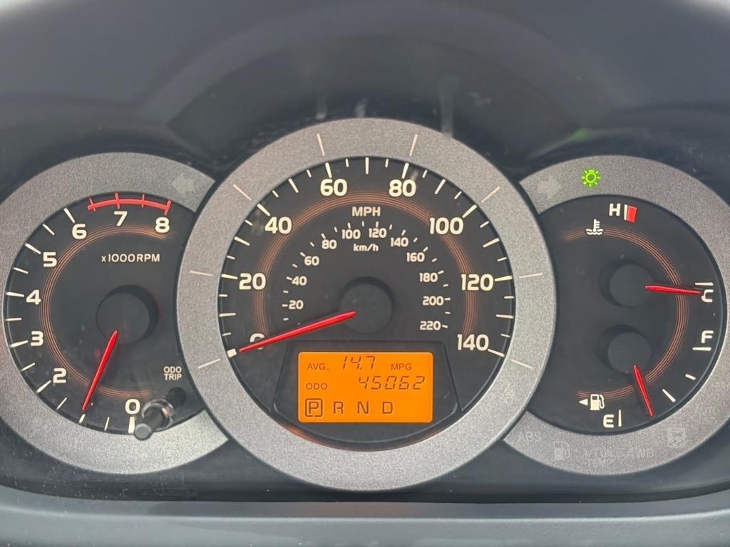 Toyota RAV4 Base I4 2WD 2011