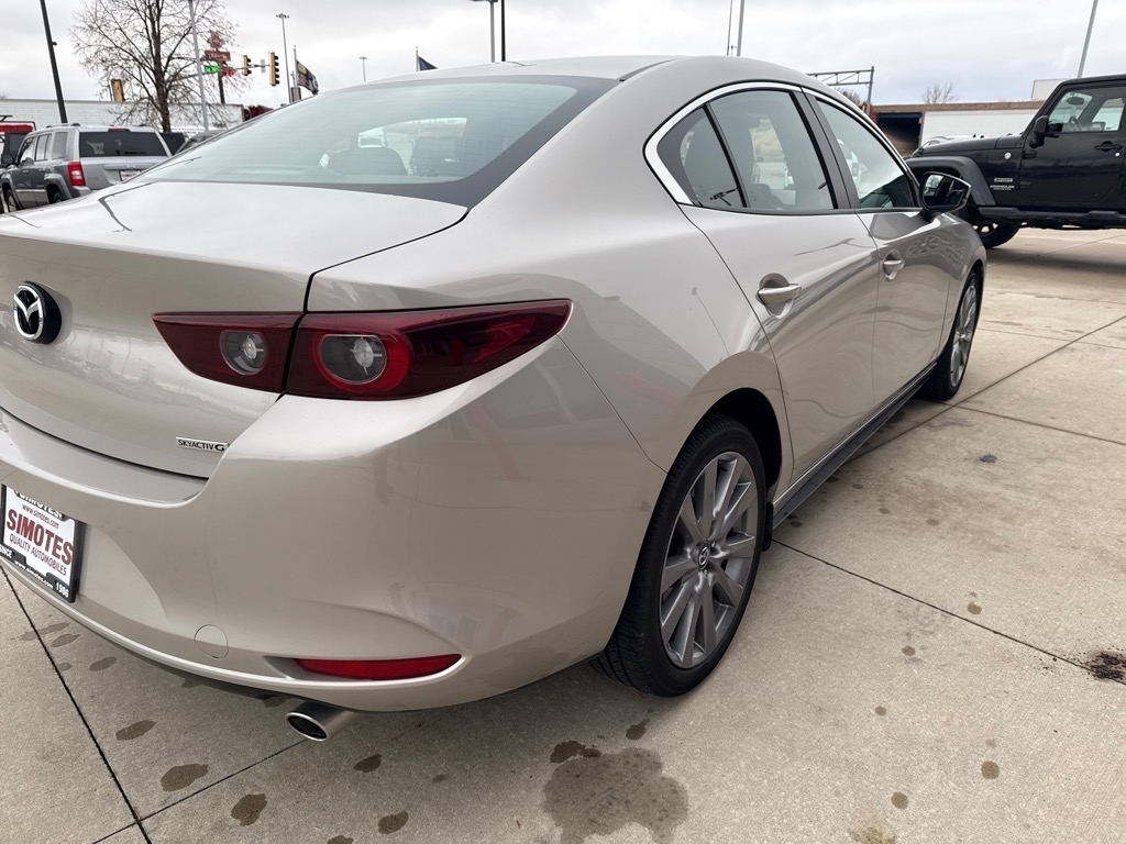 2025 Mazda Mazda3 2.5 s Preferred photo 3