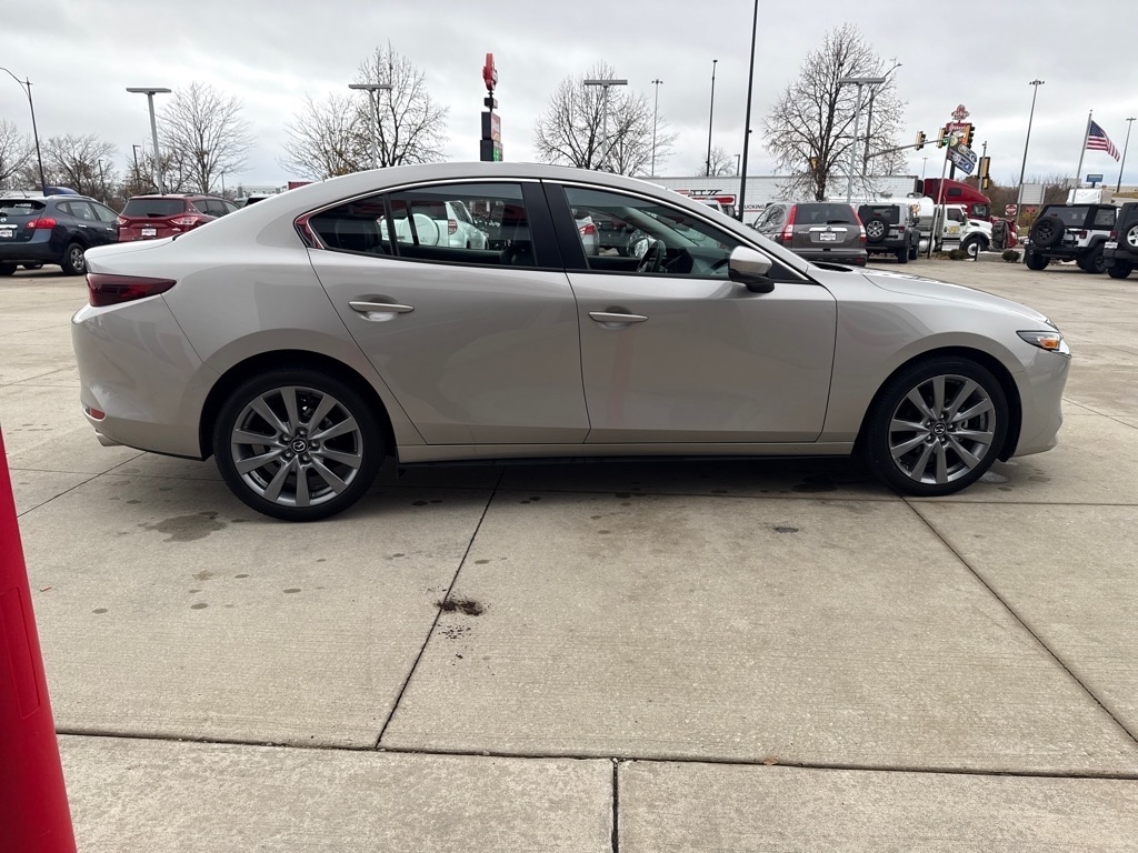 2025 Mazda Mazda3 2.5 s Preferred photo 4
