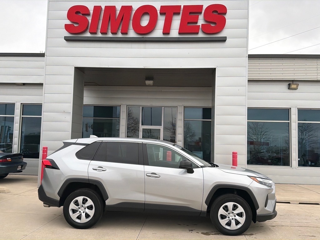 Toyota RAV4 LE AWD 2025