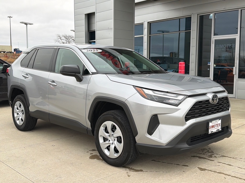 Toyota RAV4 LE AWD 2025