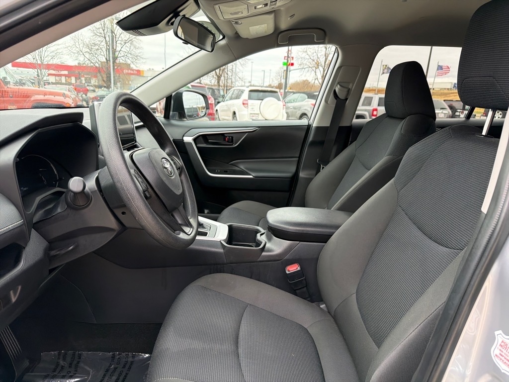 Toyota RAV4 LE AWD 2025