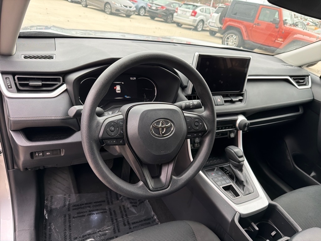 Toyota RAV4 LE AWD 2025