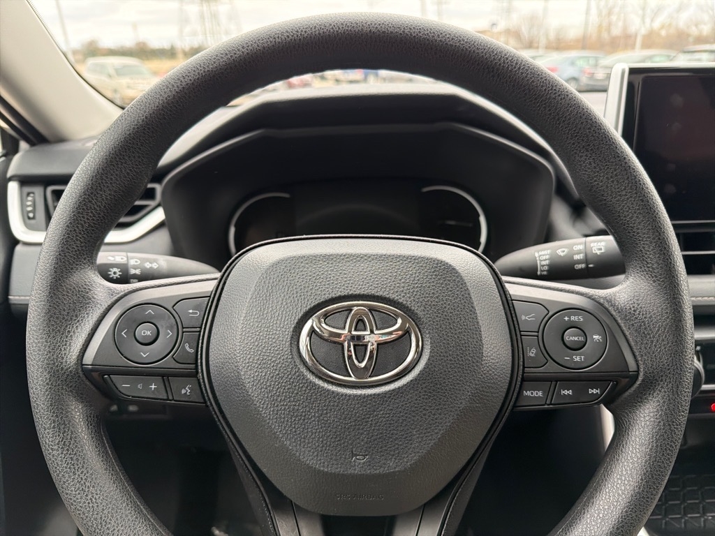 Toyota RAV4 LE AWD 2025