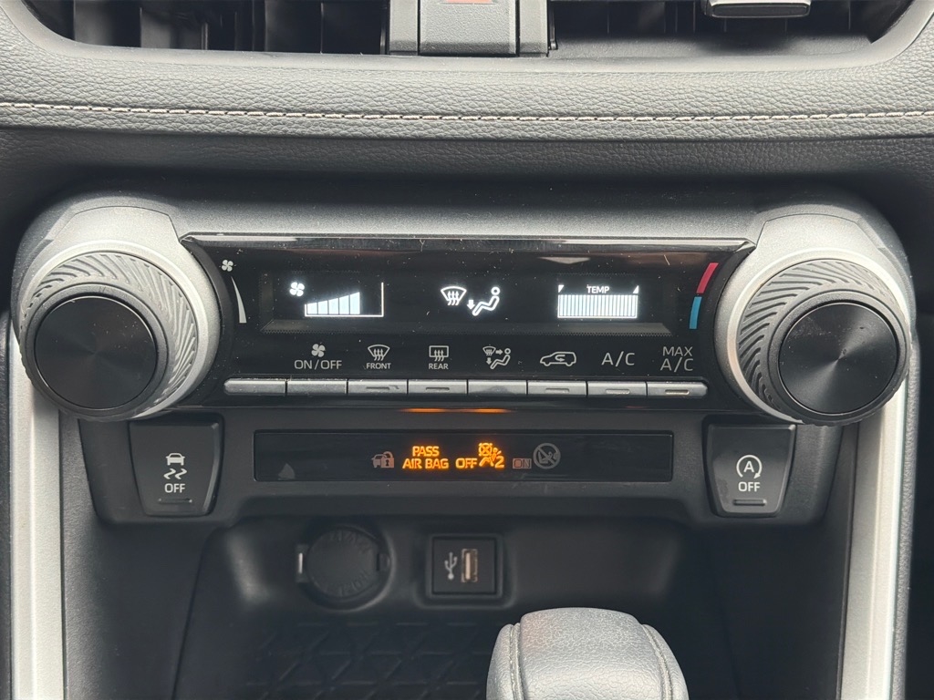 Toyota RAV4 LE AWD 2025