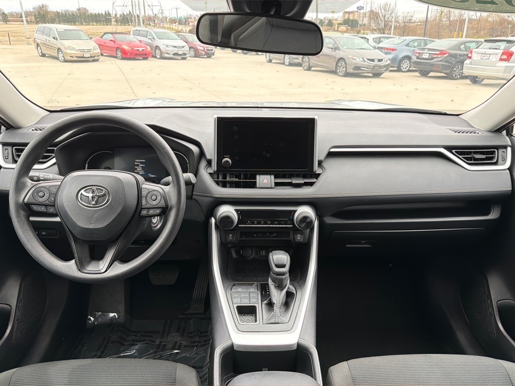 Toyota RAV4 LE AWD 2025