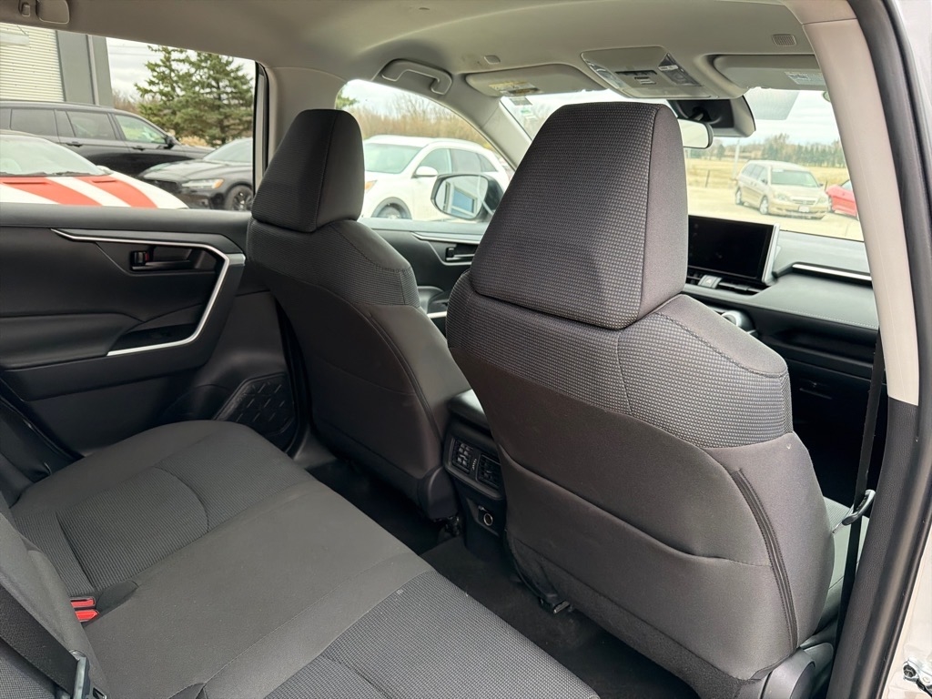 Toyota RAV4 LE AWD 2025