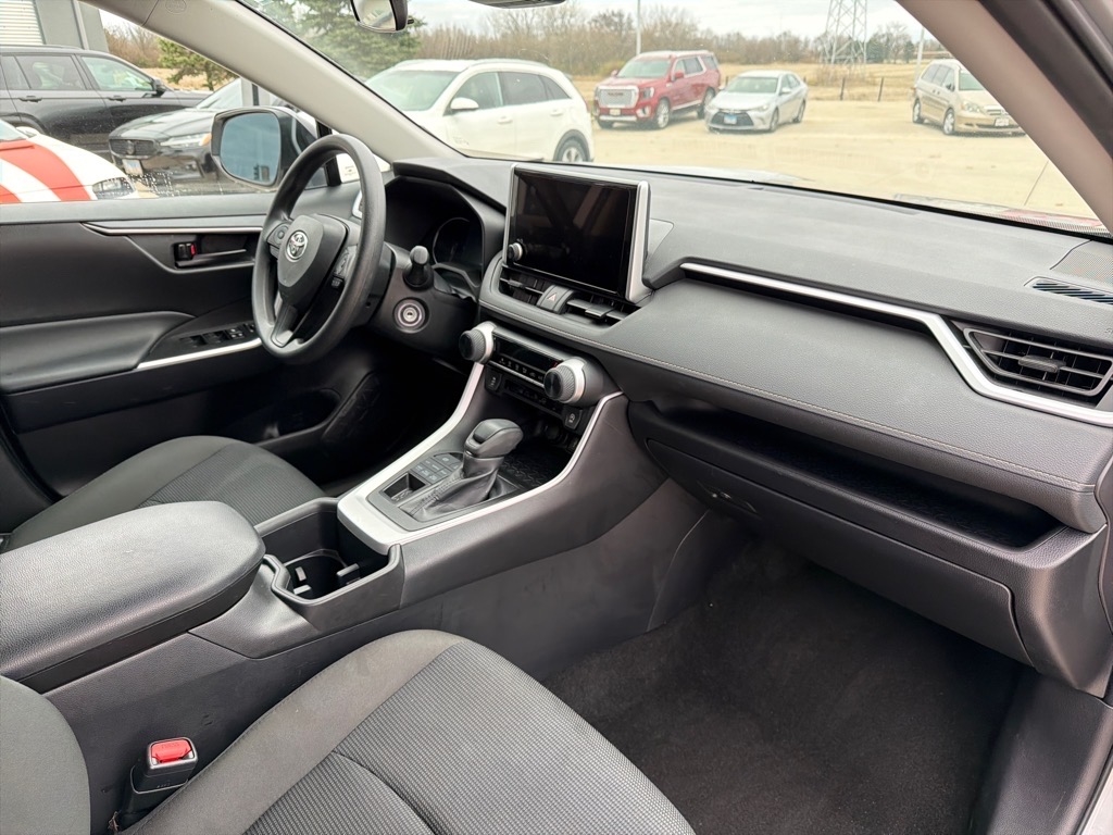 Toyota RAV4 LE AWD 2025