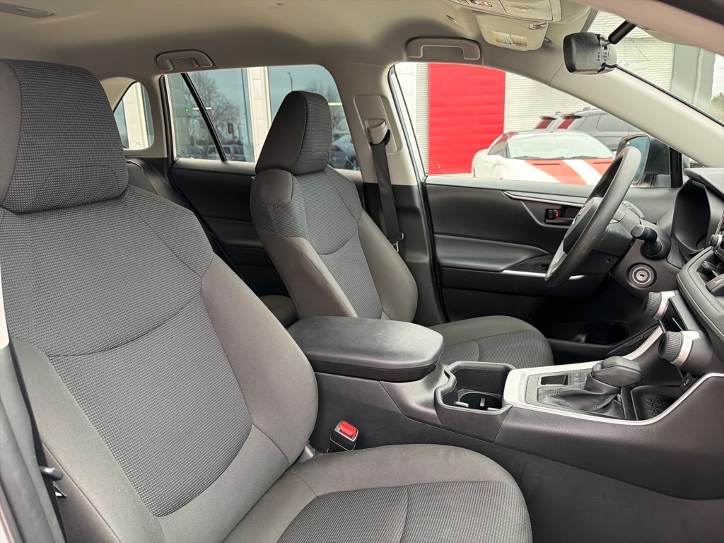 Toyota RAV4 LE AWD 2025