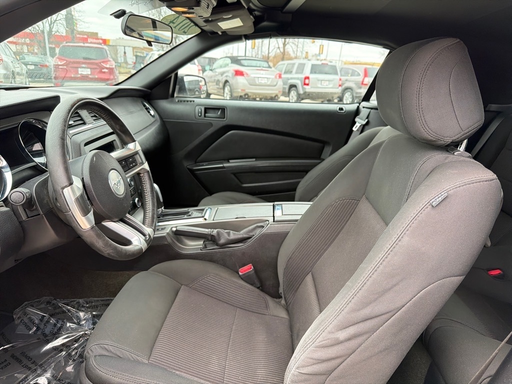 Ford Mustang V6 Convertible 2014