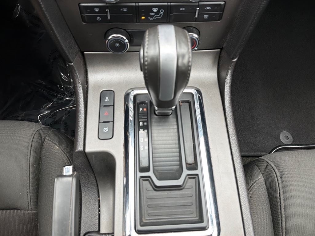 Ford Mustang V6 Convertible 2014