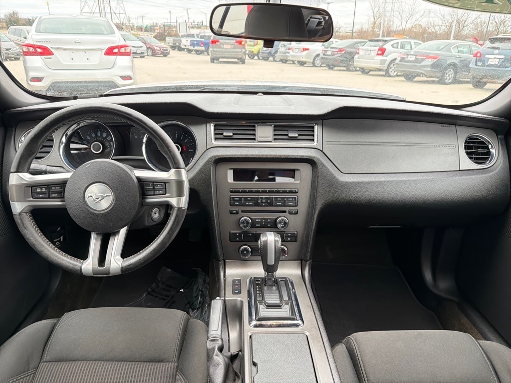 Ford Mustang V6 Convertible 2014