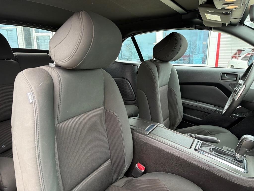 Ford Mustang V6 Convertible 2014