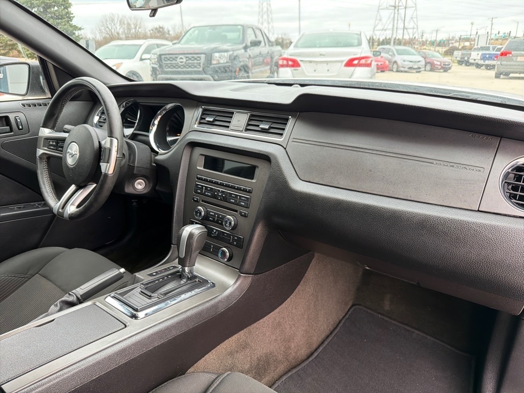 Ford Mustang V6 Convertible 2014