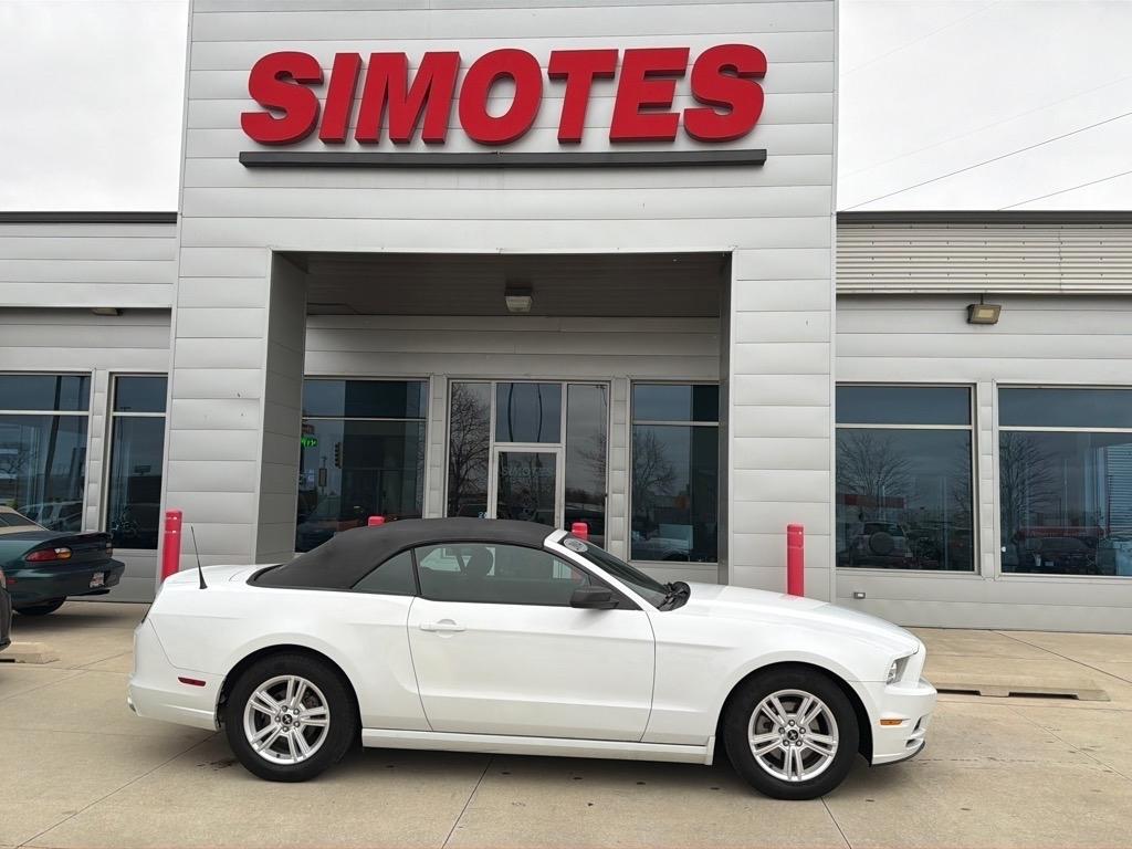 Ford Mustang V6 Convertible 2014