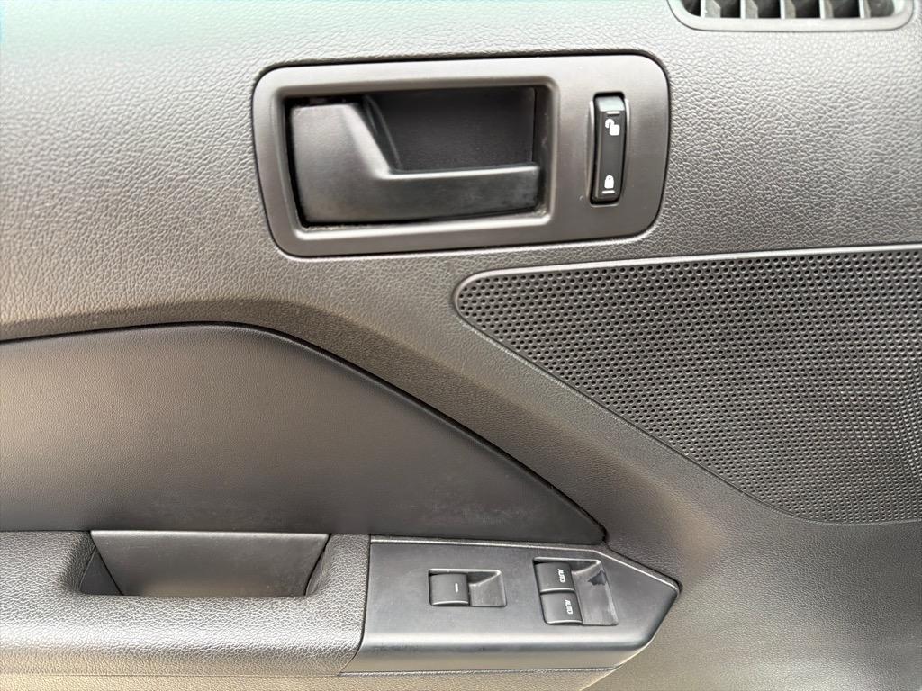 Ford Mustang V6 Convertible 2014