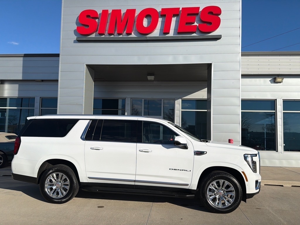 2025 GMC Yukon XL Denali 4WD