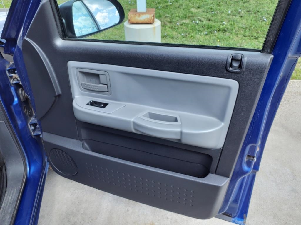 Dodge Dakota SLT Crew Cab 4WD 2011