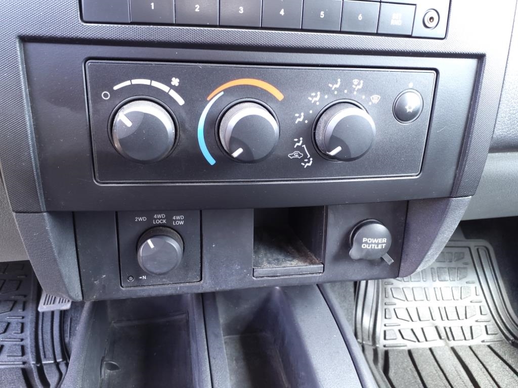 Dodge Dakota SLT Crew Cab 4WD 2011