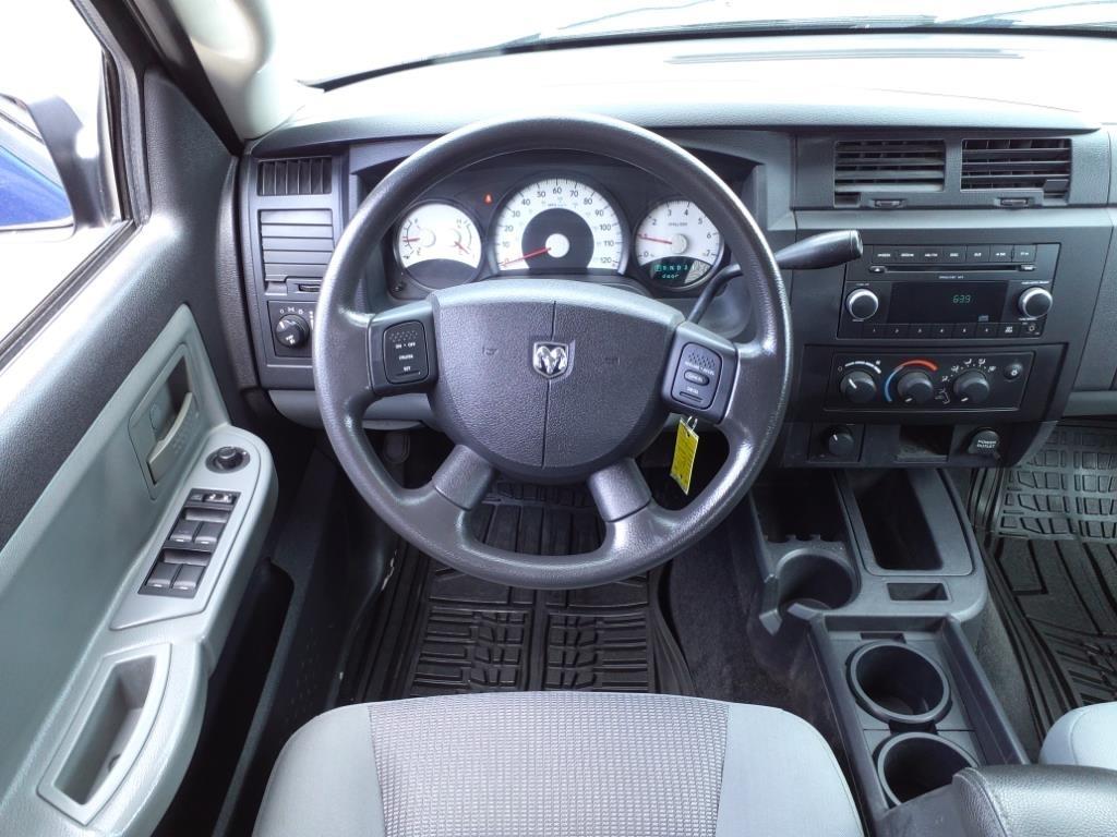 Dodge Dakota SLT Crew Cab 4WD 2011