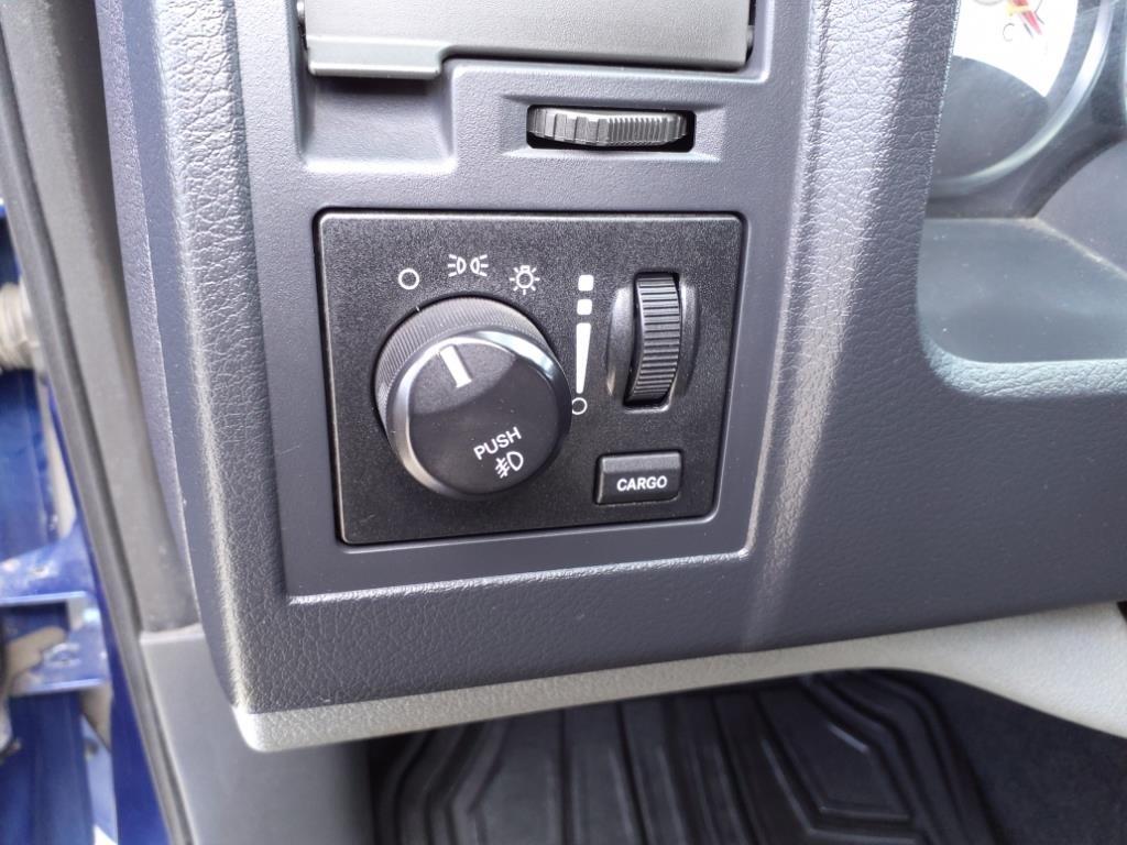 Dodge Dakota SLT Crew Cab 4WD 2011