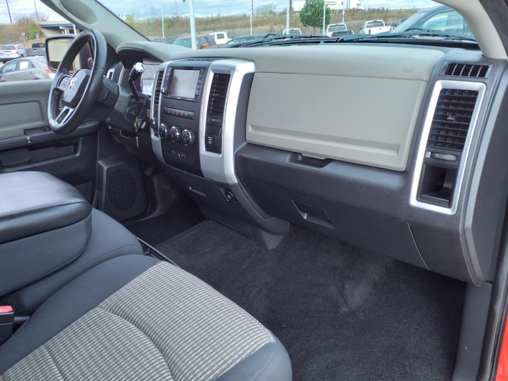 RAM 1500 SLT Crew Cab 4WD 2012