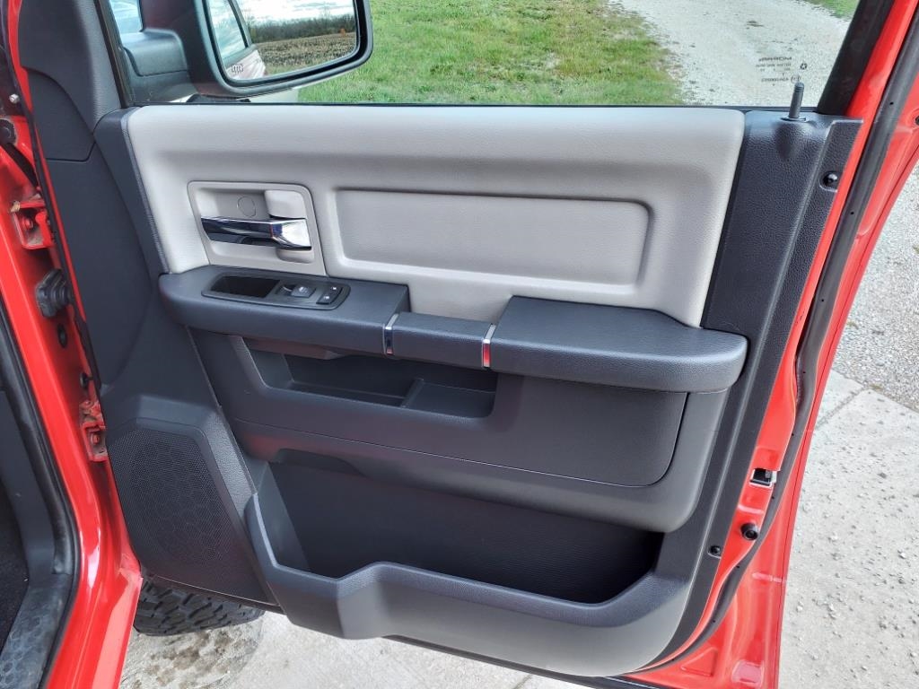 RAM 1500 Big Horn Crew Cab 4WD 2012