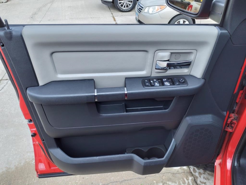 RAM 1500 Big Horn Crew Cab 4WD 2012