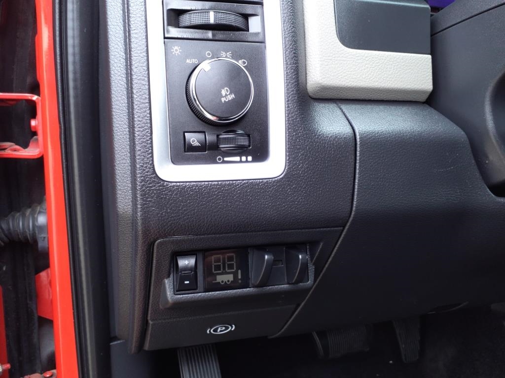 RAM 1500 Big Horn Crew Cab 4WD 2012