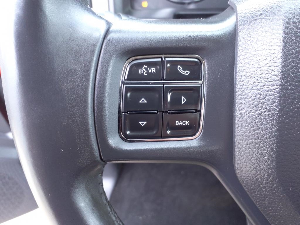 RAM 1500 Big Horn Crew Cab 4WD 2012